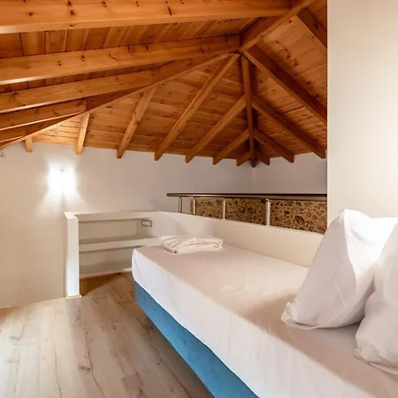 Holiday home Elpida In Myloniana Miloniana