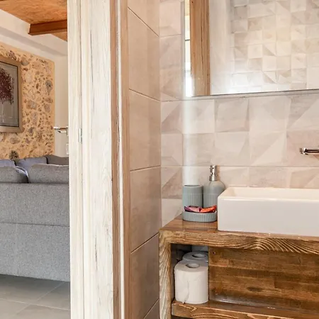 Elpida In Myloniana Holiday home