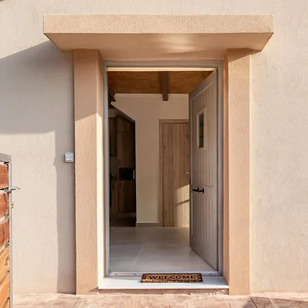 Holiday home Elpida In Myloniana